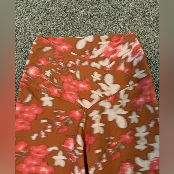AERIE Offline Crossover Patterned Leggings - Picture 4 of 7